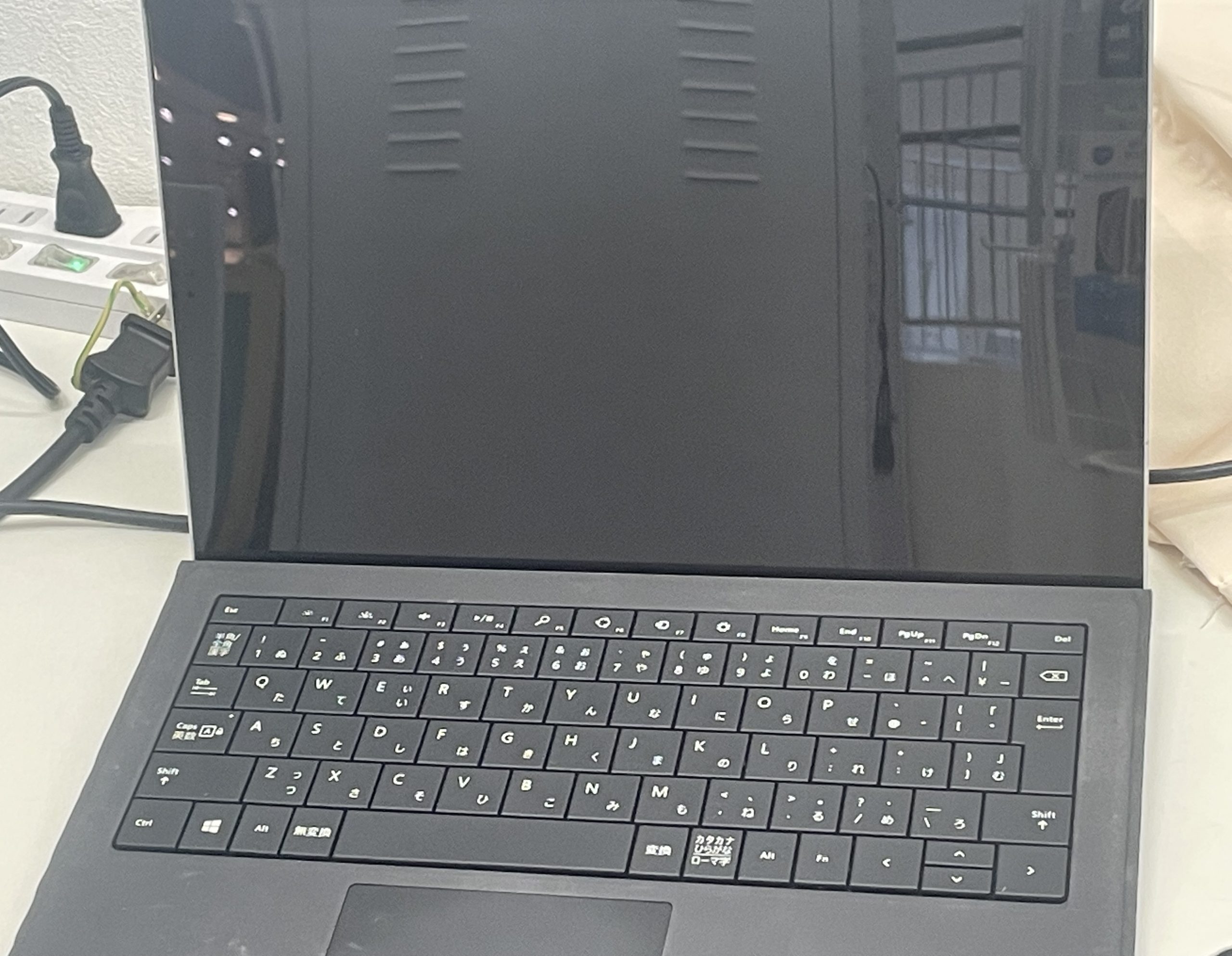 surface Pro 4バッテリー交換 - パソコン修理テック