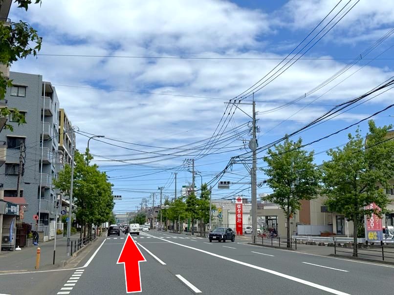 【車で】② 国道202号線 交差点「福重」で右折し、姪浜通りを直進します