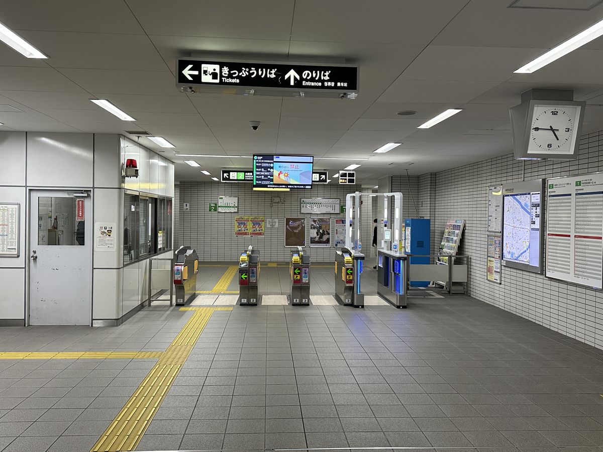 大阪メトロ中央線 九条駅西改札でて2番出口に進みます。